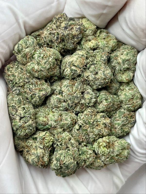 Blue Candy Gummies ( Indoor ) Indica Hybrid